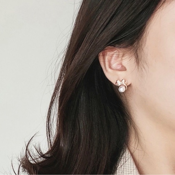 Classic Minnie Mouse Pearl - Picture 5 of 11